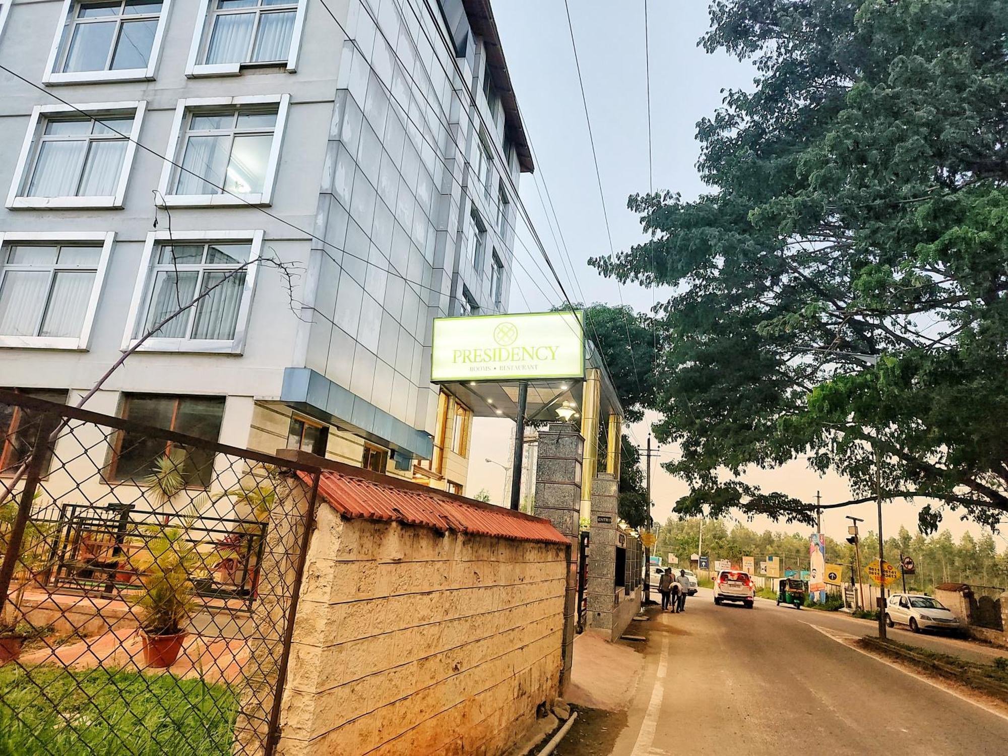 Hotel Presidency Kempegowda International Airport Bangalore Exterior foto